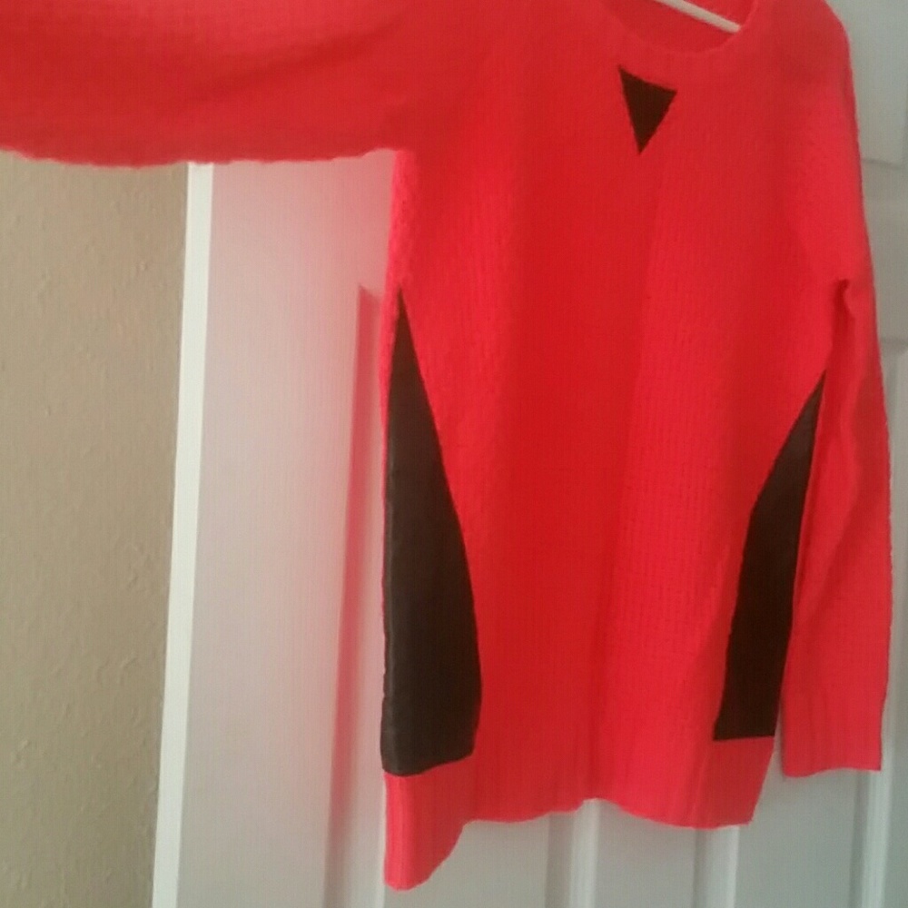 Sweater - Picture 2 of 2